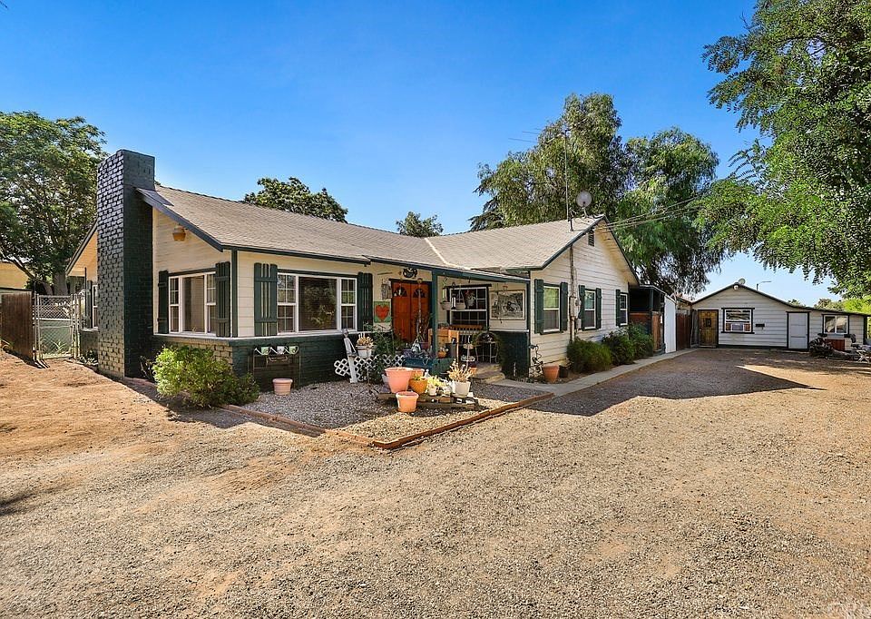 1st image of 34643 Avenue E
