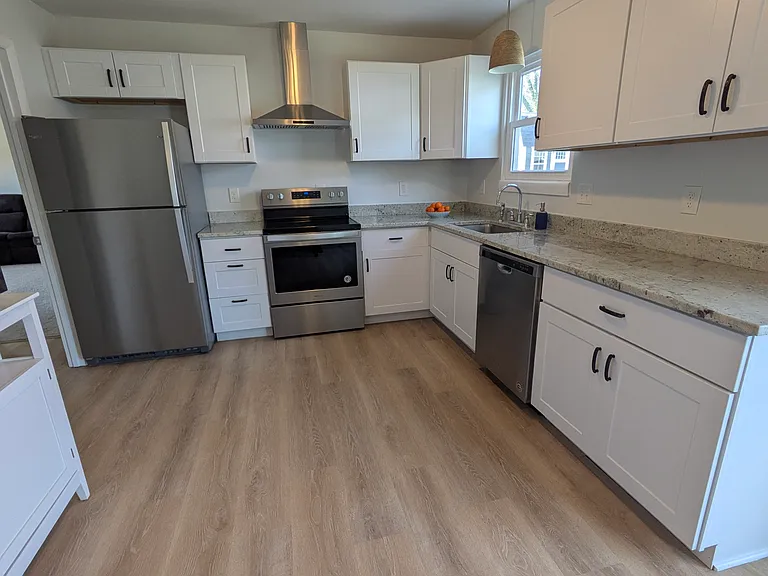 granite countertops, stainless appliances