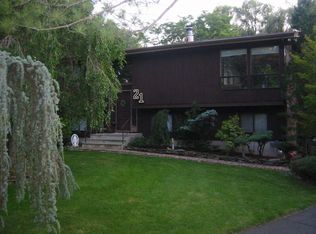 21 Beaver Dam Rd, Pomona, NY 10970