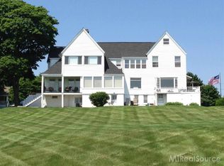 1337 Oakland St, Saint Clair, MI