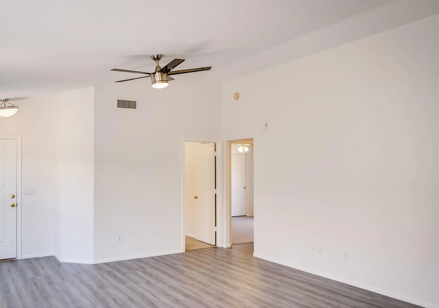 Coming Soon! Adorable 3bed 2 full bath, home in N. Phoenix — Photo 4