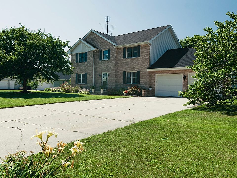 1st image of 45 Oak Ridge Dr