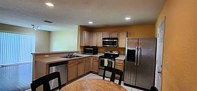 4th image of 2085 SW Marblehead Way #1