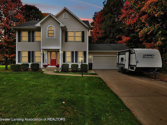 3rd image of 1074 Eaton Green Dr