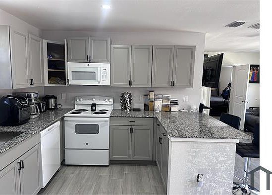 2nd image of 302 Louise Ave #B