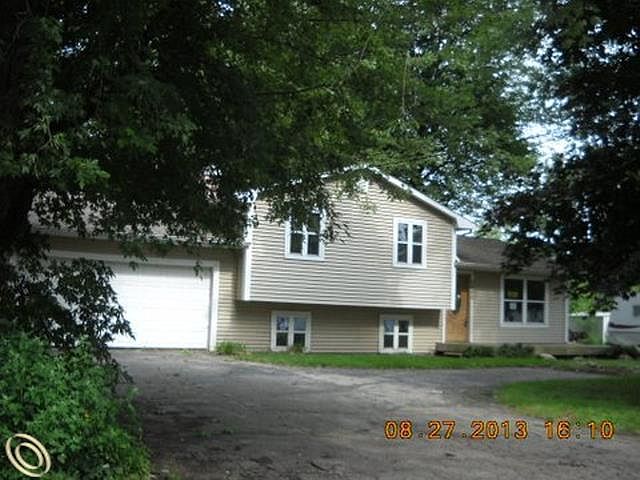1st image of 3460 S Woodland Dr