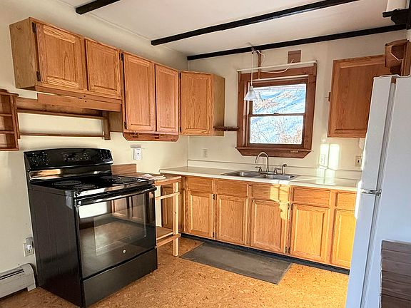 4th image of 806 Vt Route 15 W