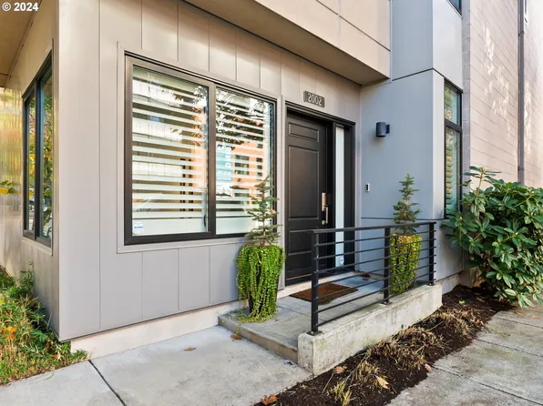 2002 NW 16th Ave, Portland, OR 97209