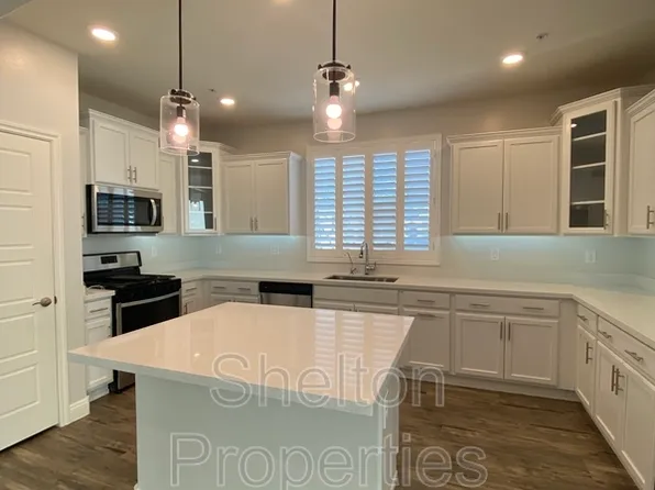 1721 N Marketside Ave, Buckeye, AZ 85396