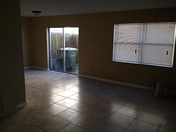 2nd image of 11 NE 12th Ave #11