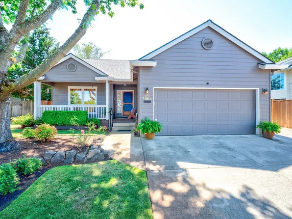 1868 NW Poppy Hills Dr, McMinnville, OR 97128