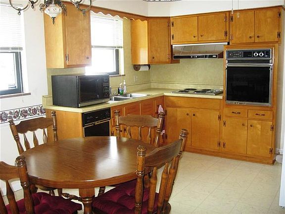5th image of 5489 Green Acres Ct