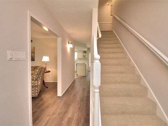 4th image of 1111 Killarney Ave
