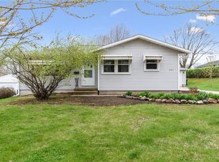 309 32nd St NW, Cedar Rapids, IA 52405