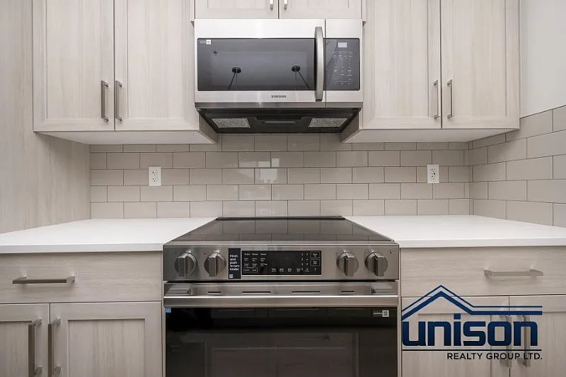 2 bed, 837 sqft, $1,800 — Photo 3