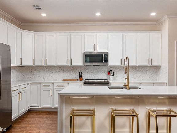 4th image of 8283R Olive Brook Dr