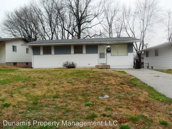 519 Dornoch Dr, Saint Louis, MO 63137