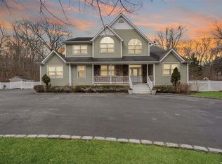 2837 N Wading River Rd, Wading River, NY 11792