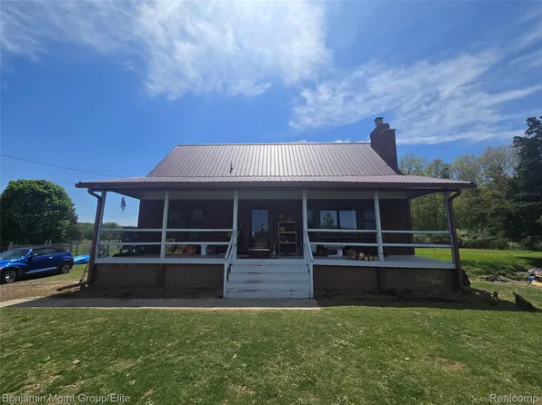 6827 Lapeer Rd, Kimball, MI 48074