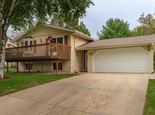 411 31st St NW, Rochester, MN 55901