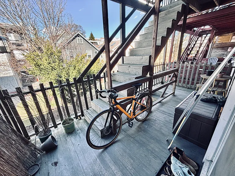 6 Evergreen Sq #2 — Photo 11