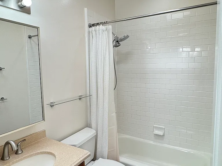 926 Grove St #2 — Photo 15
