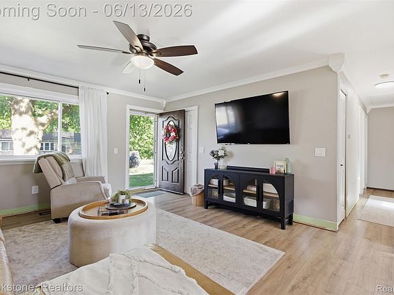 5th image of 520 May Rd