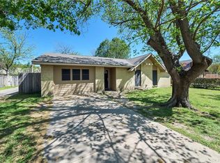 3106 Edelweiss Dr, Grand Prairie, TX 75052