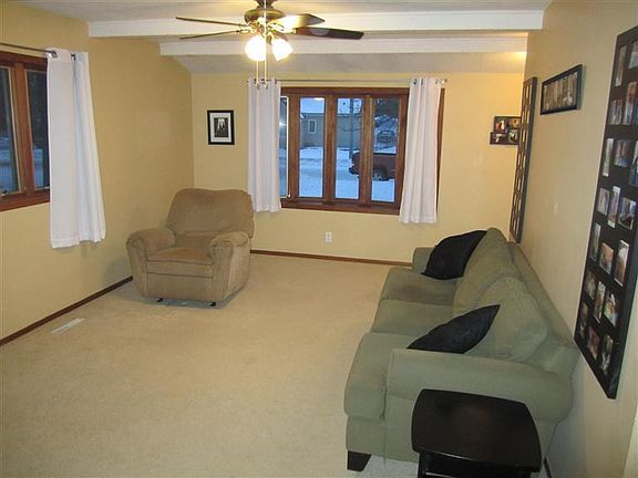 2nd image of 690 14th St SE