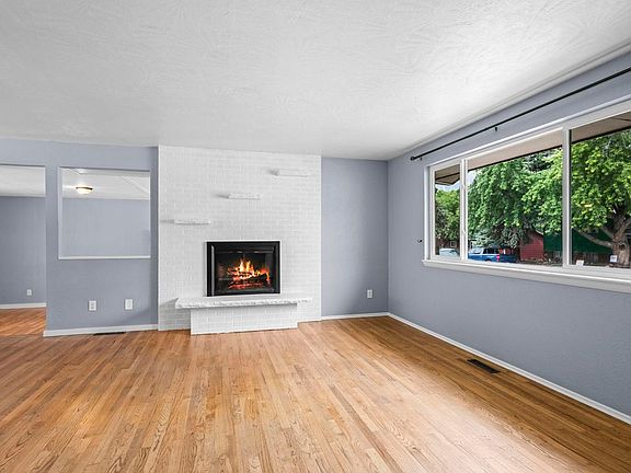 4th image of 1023 Tulip St