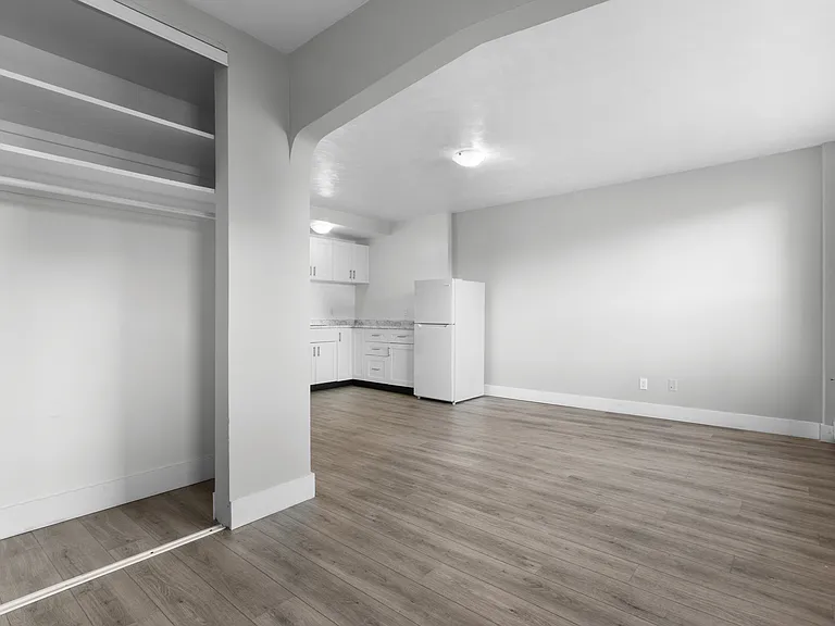 67 Cartier St — Photo 10