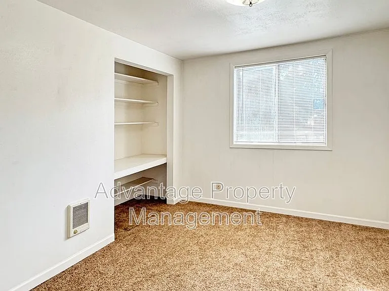 4010 SW Western Blvd — Photo 15