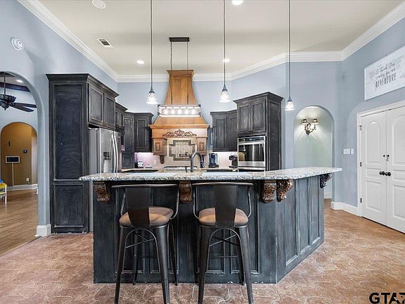 5th image of 249 Heritage Ct