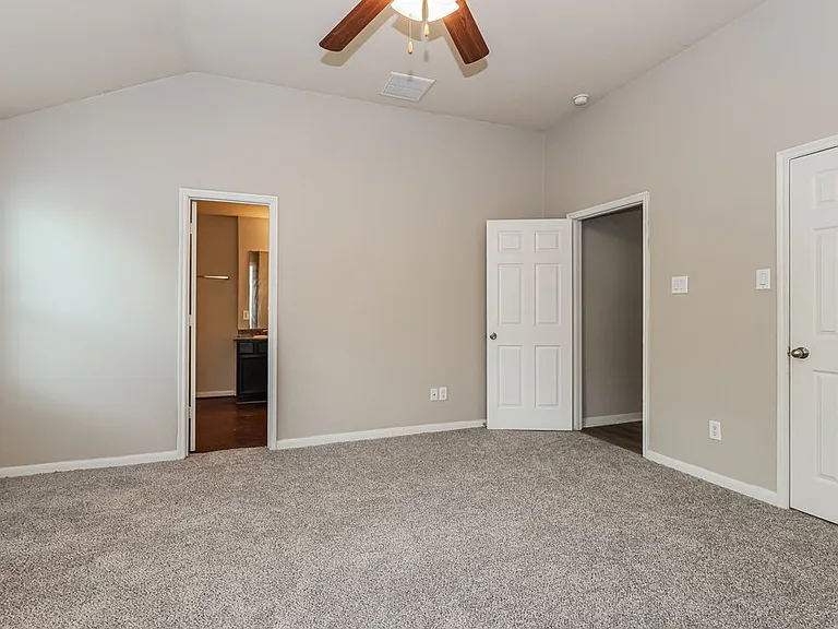 3355 Allington Ct — Photo 10