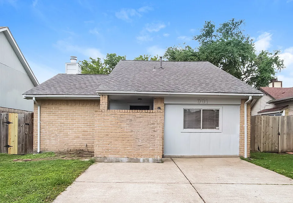 901 Briarcreek Dr