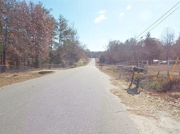 4th image of 352 Lee Rd