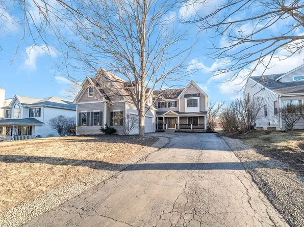 141 Walnut St, Libertyville, IL 60048