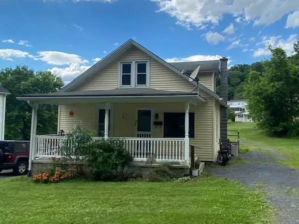 227 Dry Valley Rd, Burnham, PA 17009