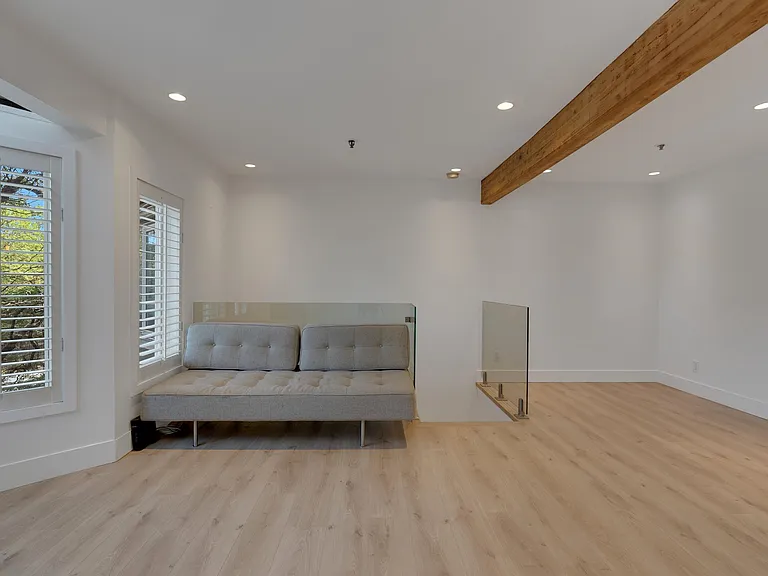 1100 W 6th Ave #E2 — Photo 22
