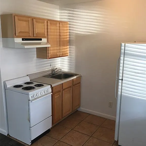 412 S Aurora Ave #5 — Photo 2