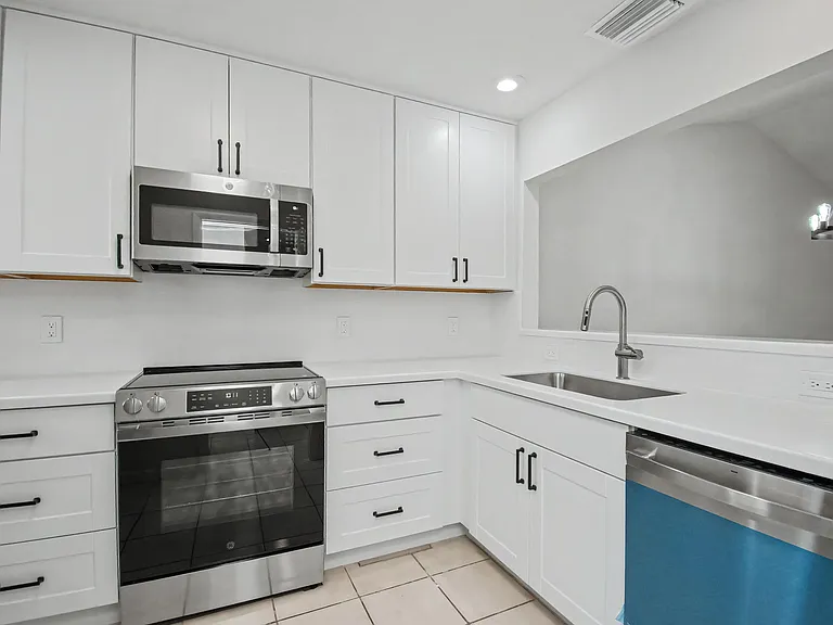 21642 Guadalajara Ave — Photo 15