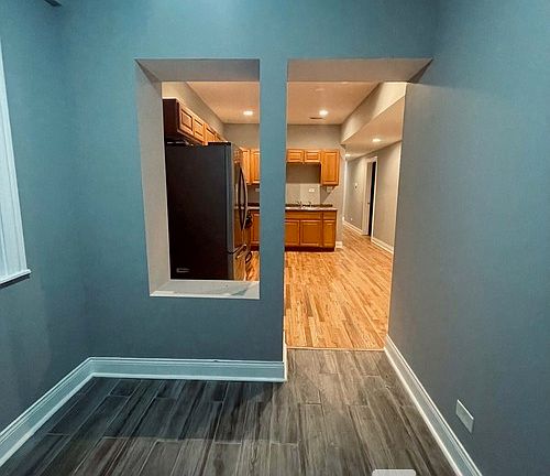 5th image of 11146 S Vernon Ave APT 1