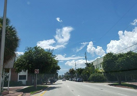 4th image of 1301 Miami Gardens Dr APT 1612W