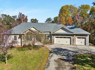 138 Binnacle Dr, Moneta, VA 24121