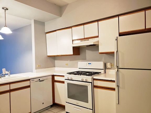 3rd image of 2704 Odlum Dr #2704