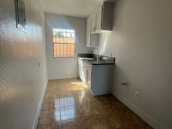 5th image of 1338 W 57th St APT 7