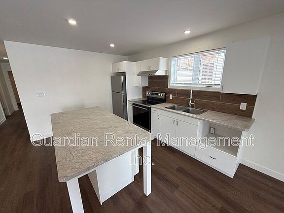 3rd image of 575 Syndicate Ave N