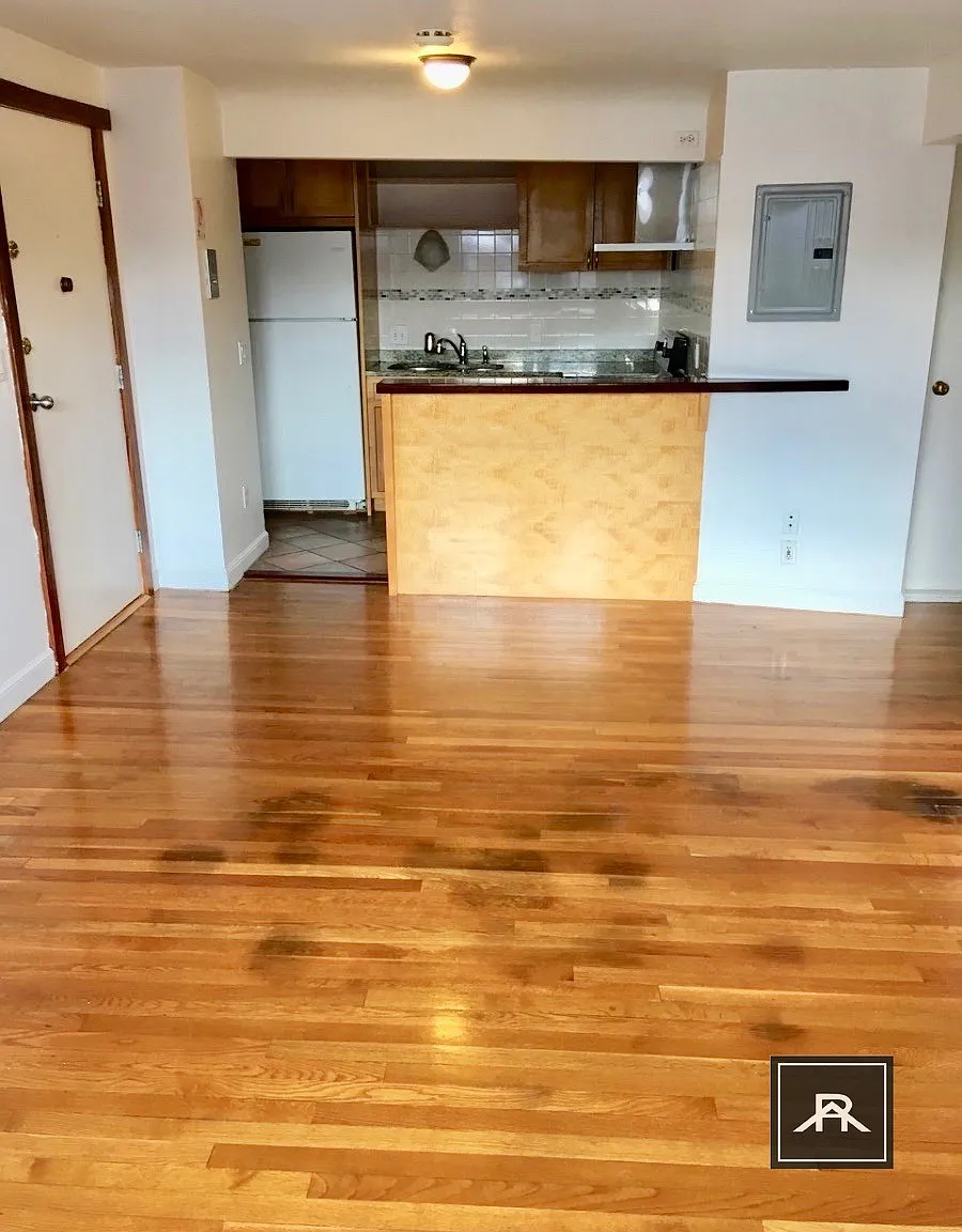 2 bed, 1.0 bath, 738 sqft, $3,000 — Photo 3