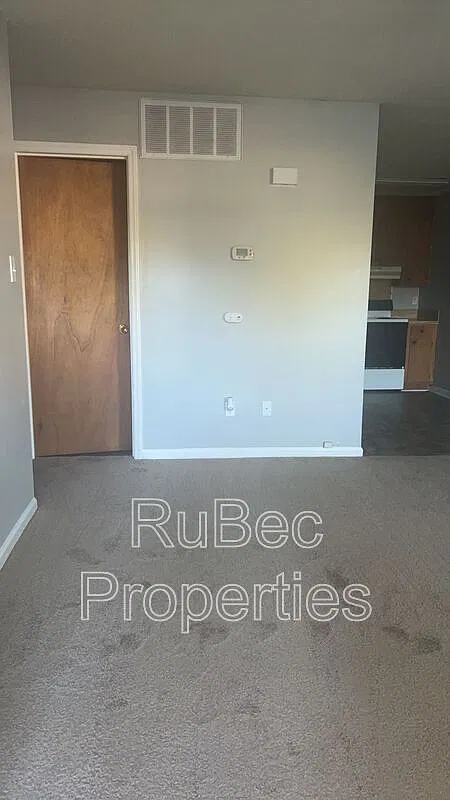 2 bed, 1.0 bath, 600 sqft, $900 — Photo 3