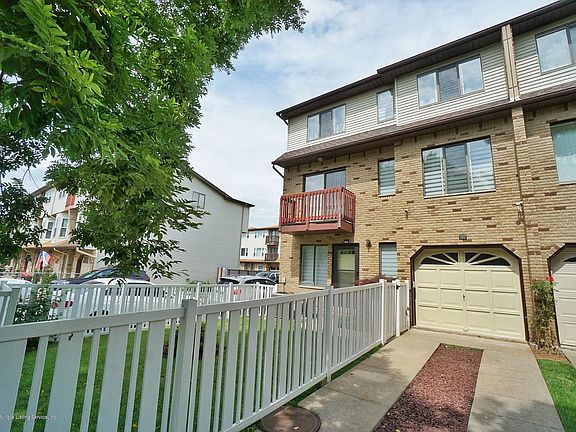 2nd image of 37 Pemberton Ave